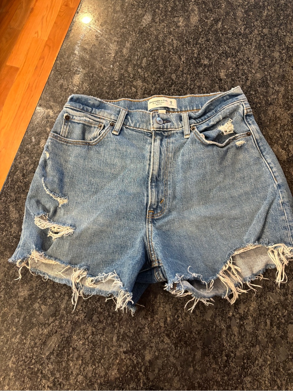 Abercrombie High-Rise Mom Shorts 4-inch